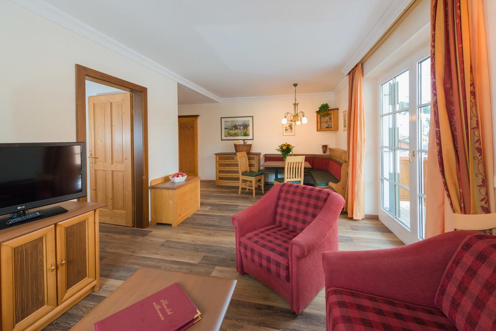 Landhaus St. Georg โอเบอร์เทาเอิร์น ภายนอก รูปภาพ